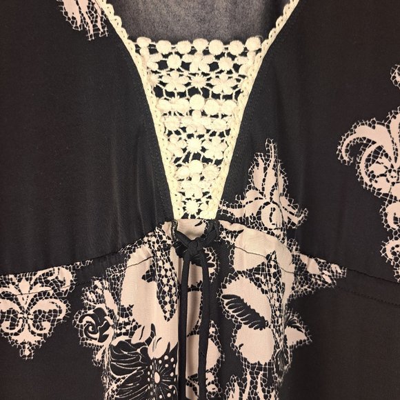 Soma Intimates Black Cream Crochet Bell Sleeve Dress or Coverup Size XS - Picture 3 of 8